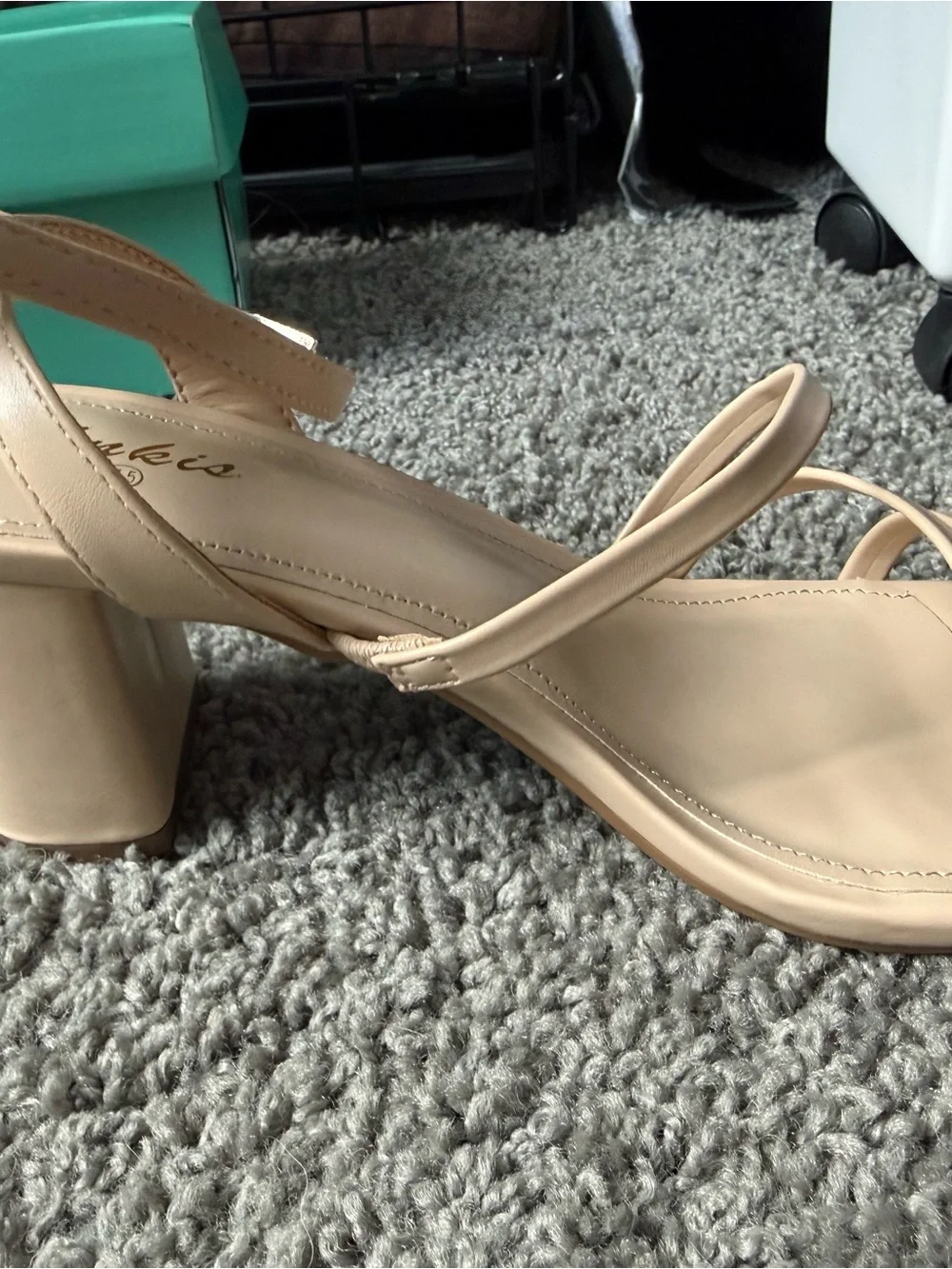 Ankis nude wedge